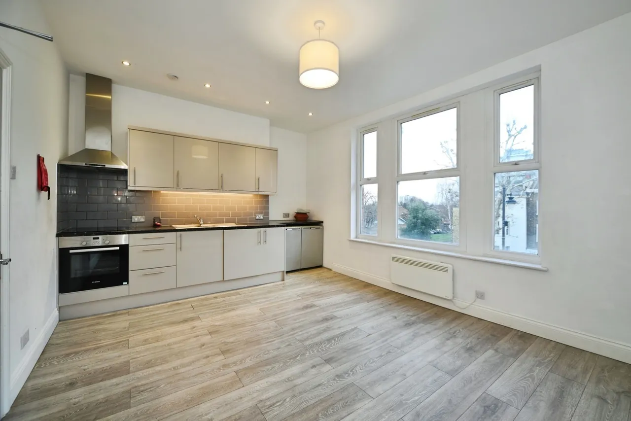Cedar Road, London, Ch, N17, photo 27
