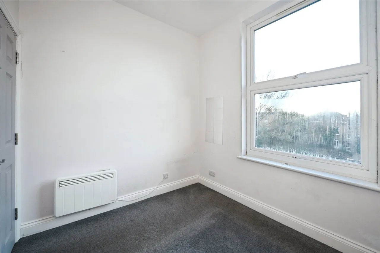 Cedar Road, London, Ch, N17, photo 18