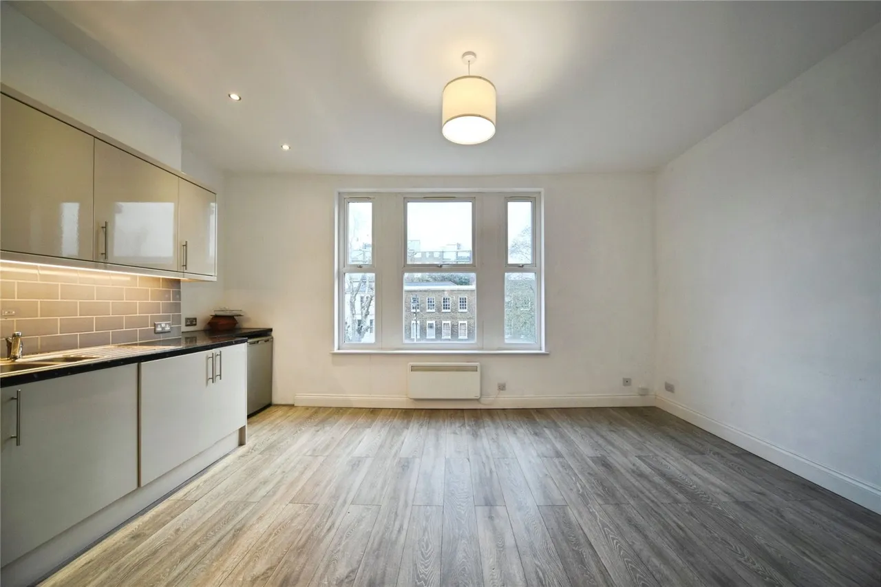 Cedar Road, London, Ch, N17, photo 11