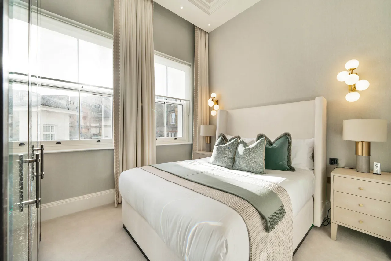 Flat 5, 21-22 Prince of Wales Terrace, photo 4
