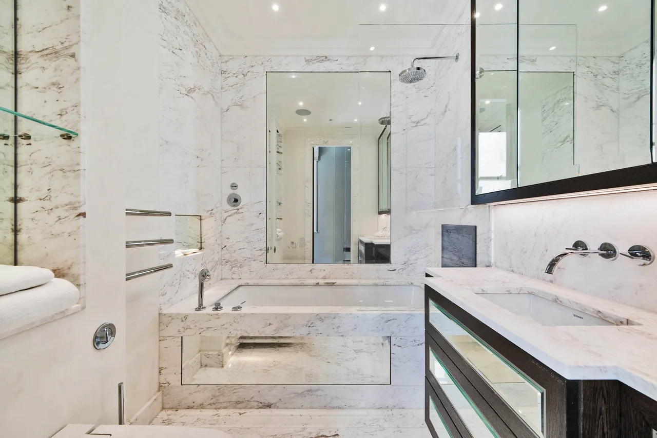Flat 5, 21-22 Prince of Wales Terrace, photo 9