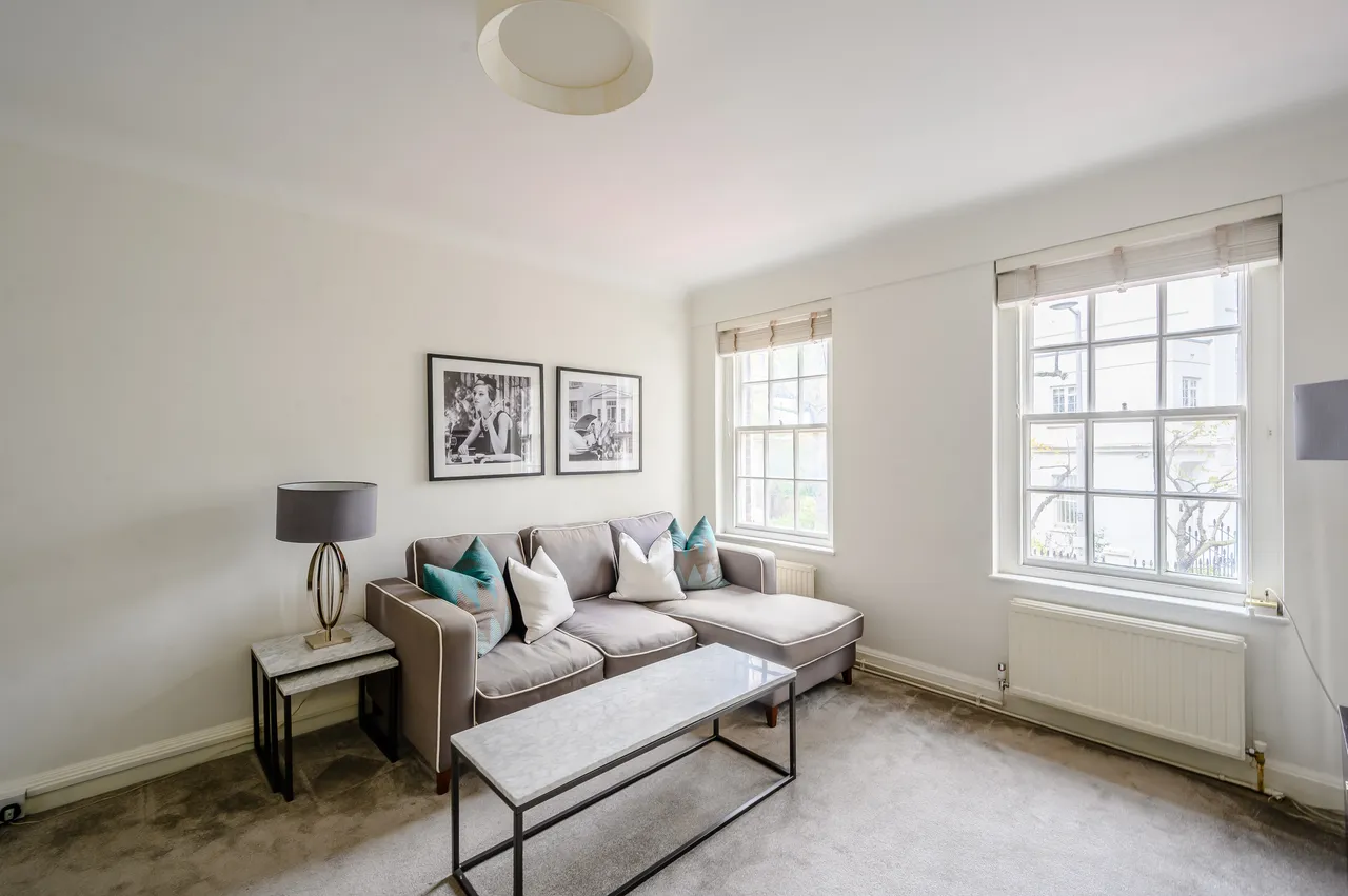 2 bed property to rent, Pelham Court, Chelsea, SW3