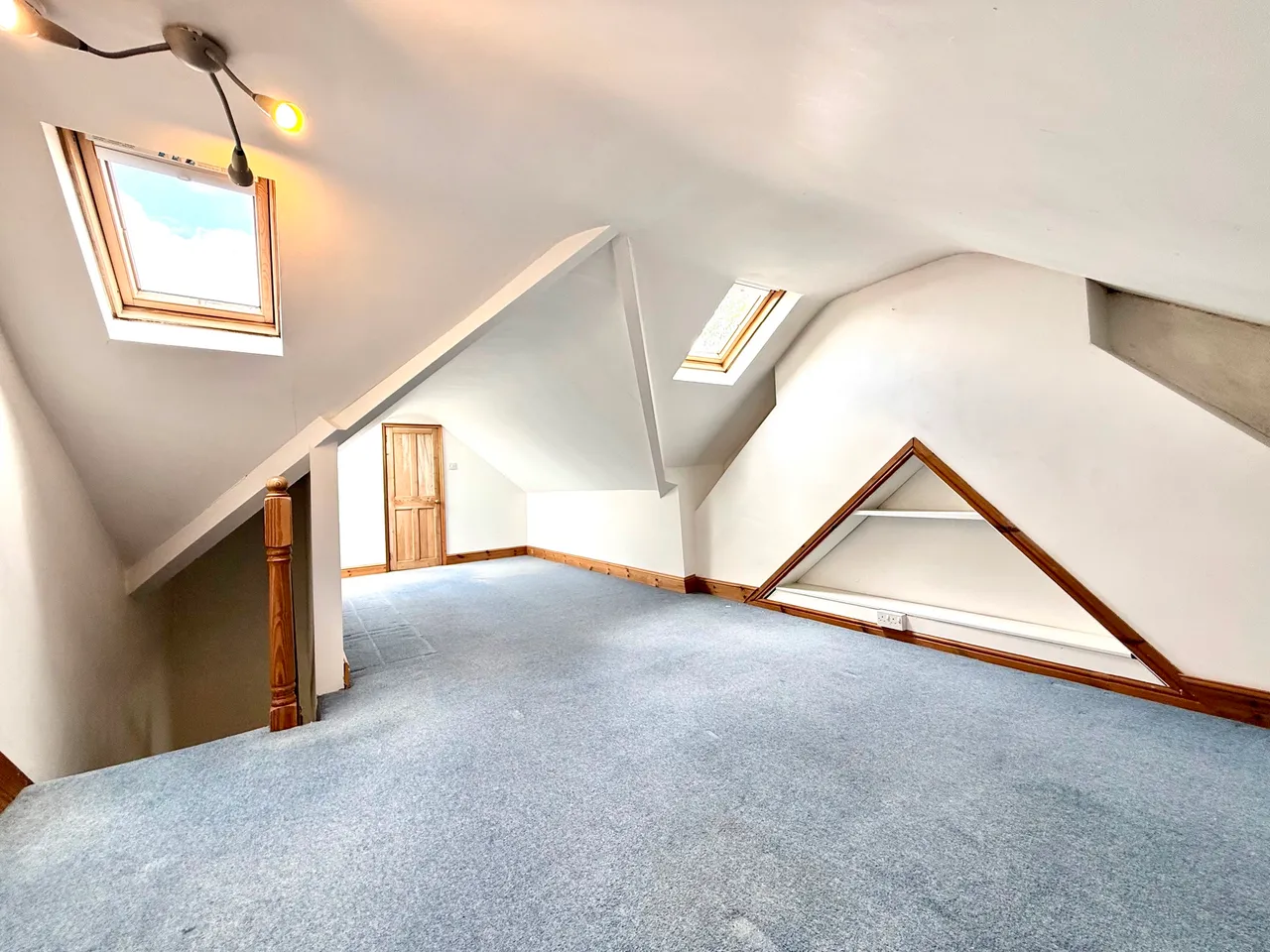 Priors Hill, Swindon, Wiltshire, SN4 0RL, photo 9