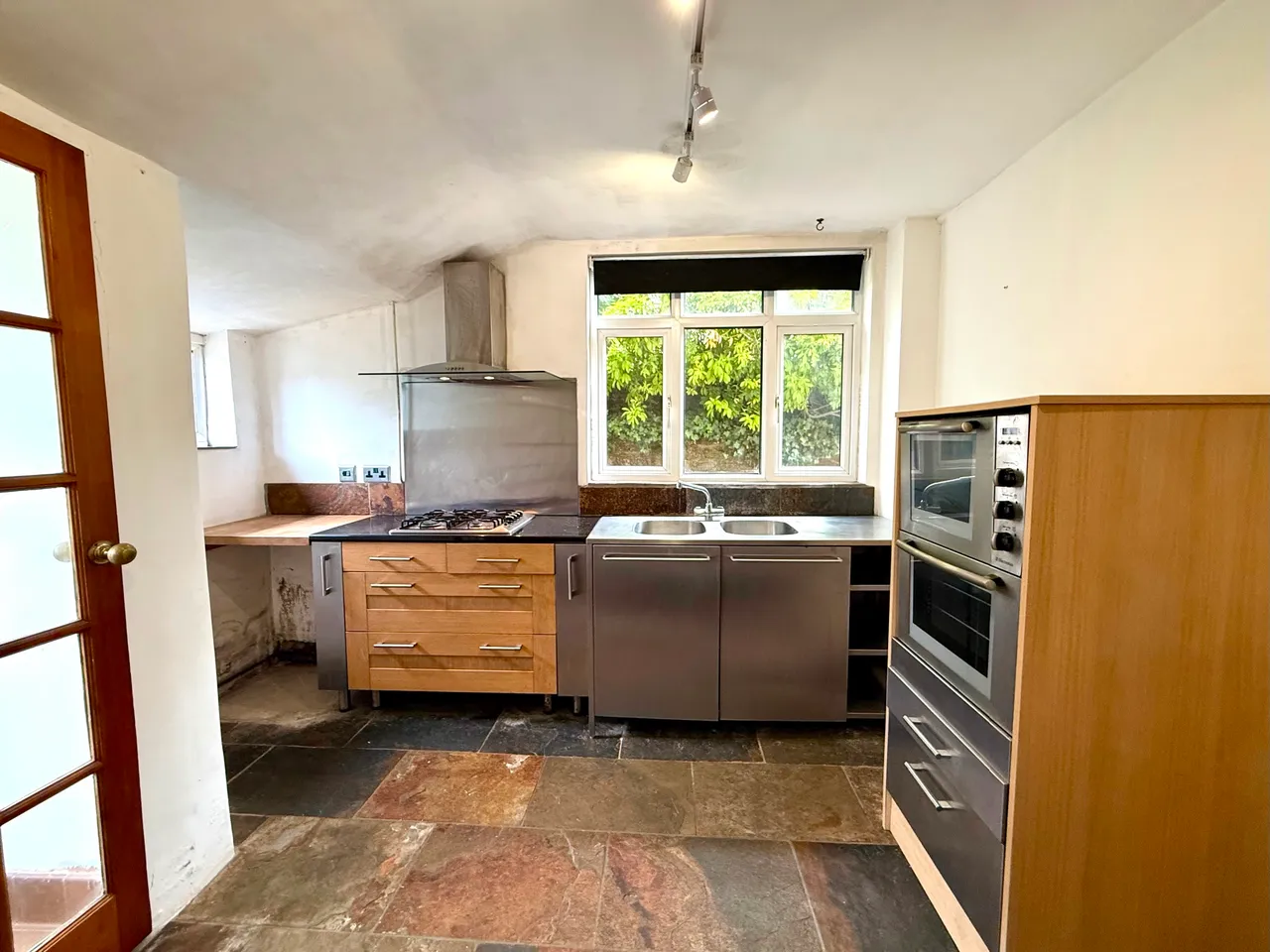 Priors Hill, Swindon, Wiltshire, SN4 0RL, photo 6