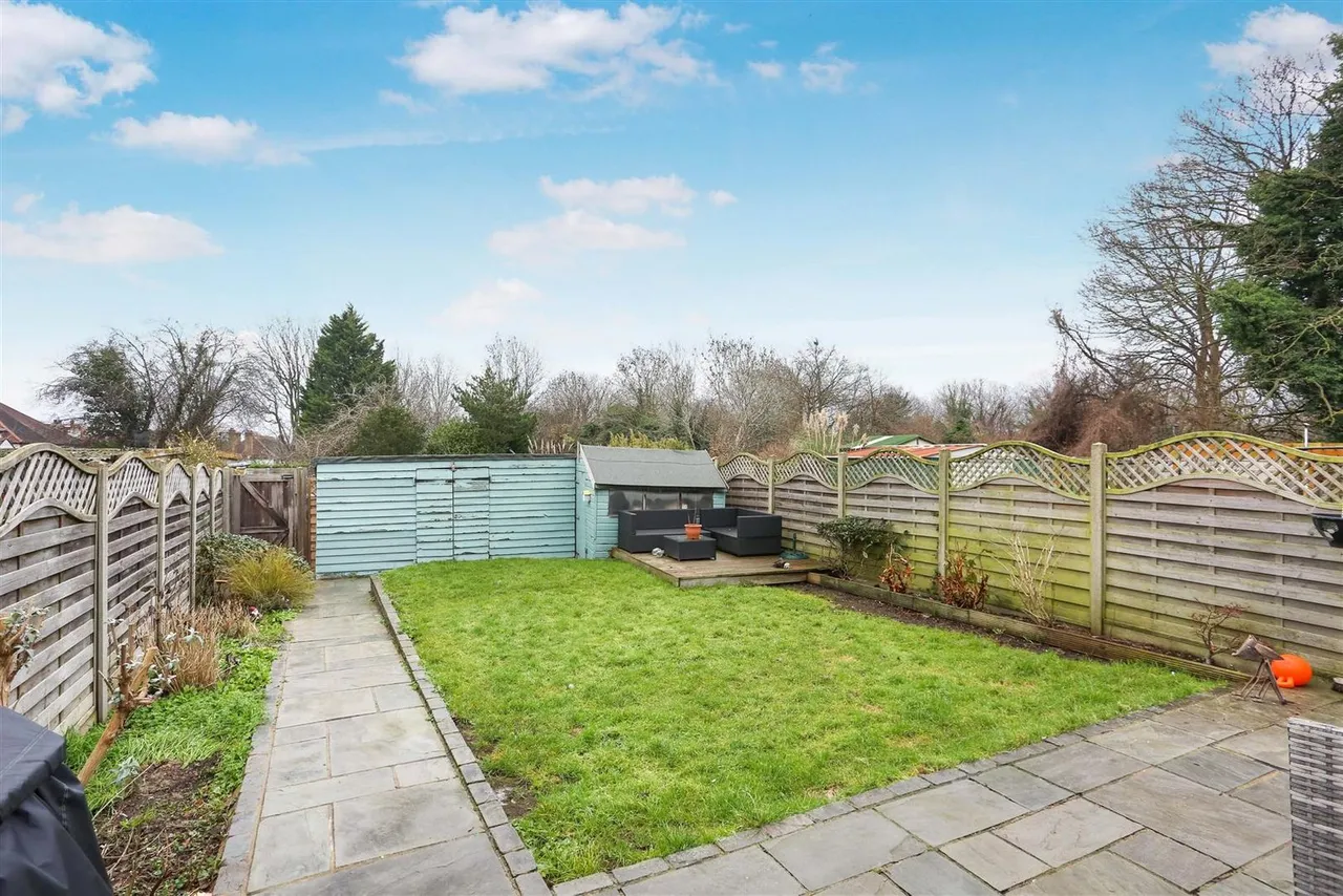 St Dunstans Hill, Cheam, Surrey, SM1 2LP, photo 12