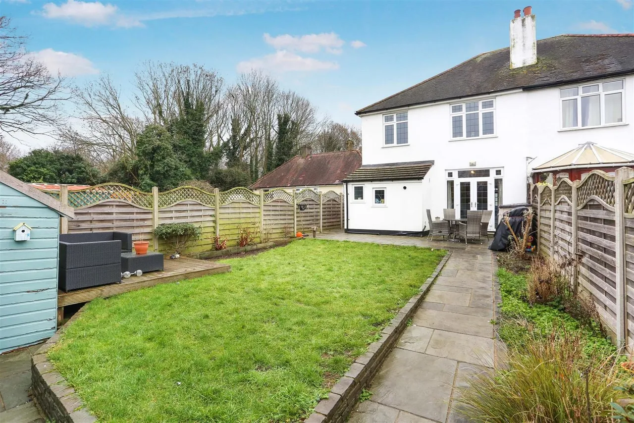 St Dunstans Hill, Cheam, Surrey, SM1 2LP, photo 13