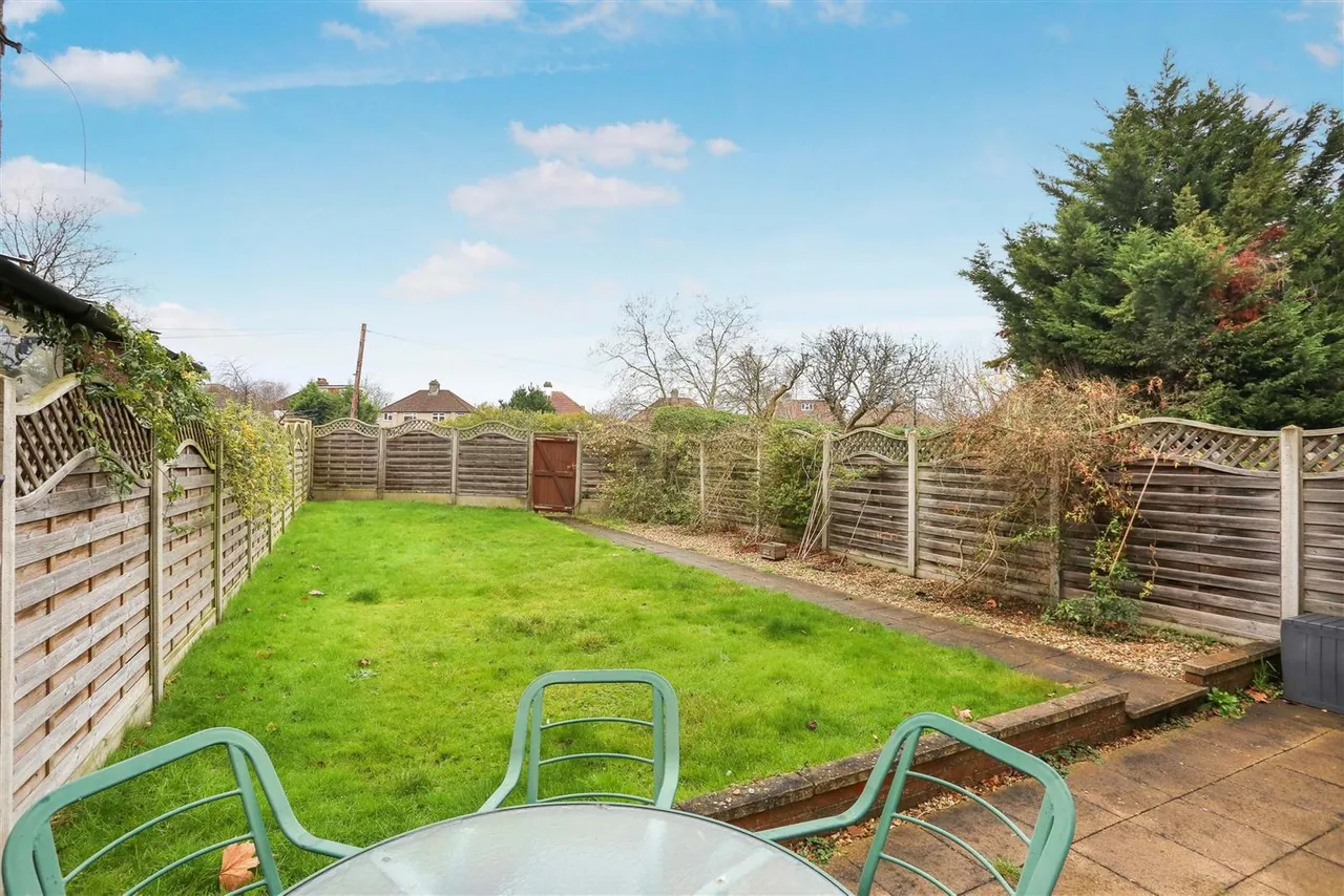 St Dunstans Hill, Cheam, Surrey, SM1 2LP, photo 2