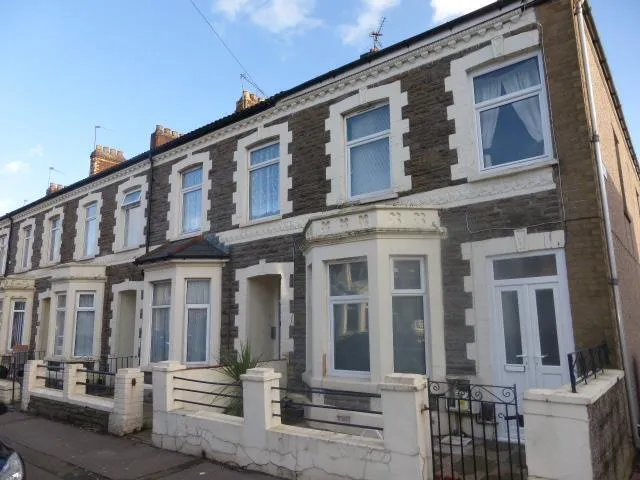 2 bed flat to rent, Habershon Street, Cardiff, CF24