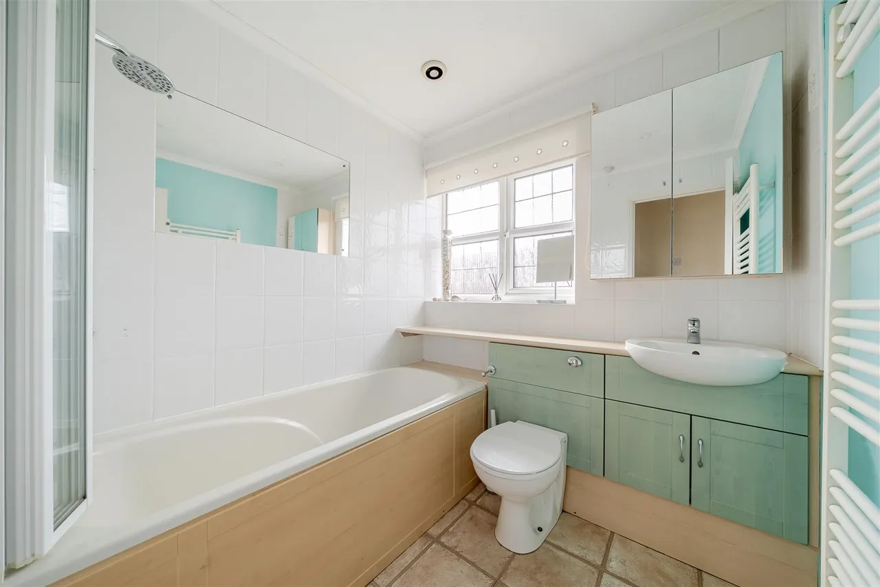 Balliol Close, Titchfield Common, photo 11