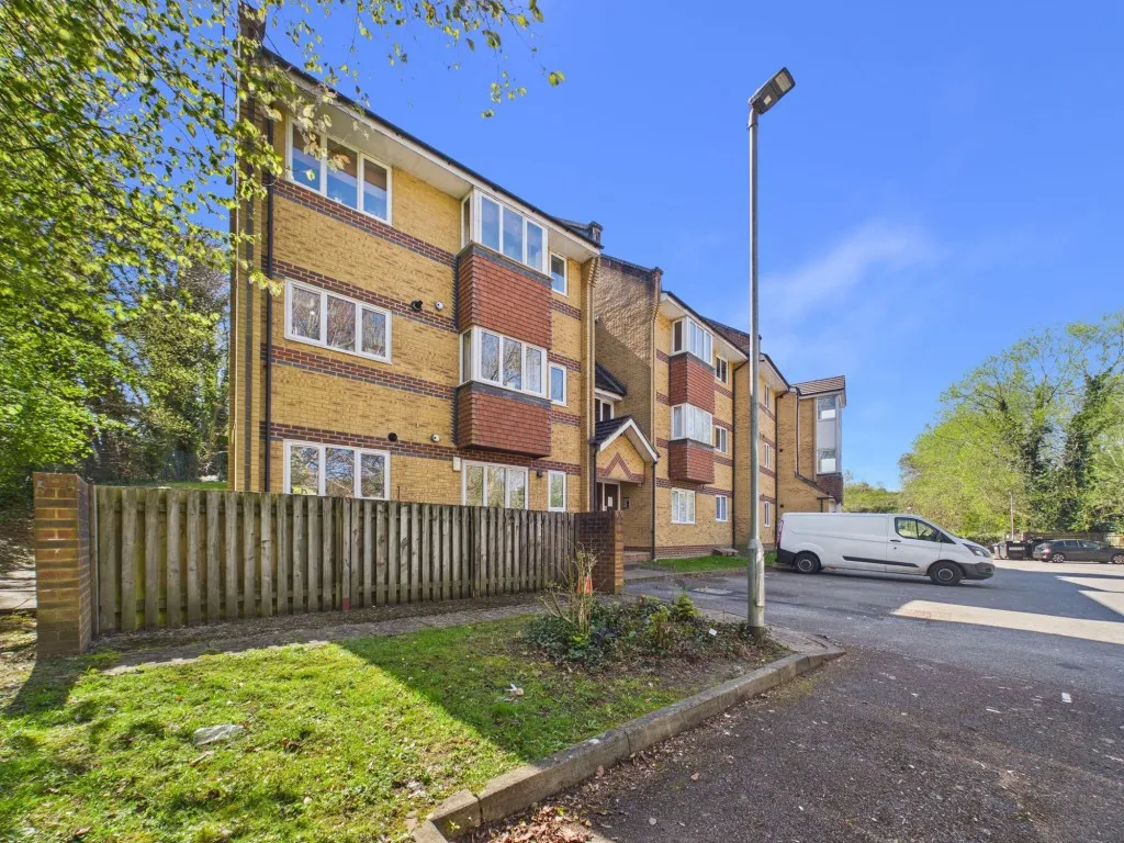 2 bed flat for sale, Armour Hill, Tilehurst, RG31