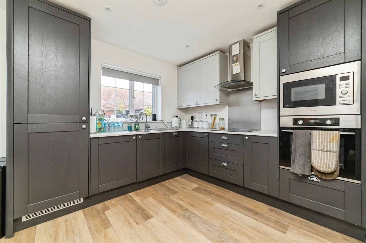 Nightingale Road, Great Barford, Bedford, photo 2