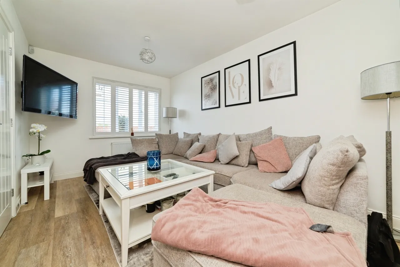 Nightingale Road, Great Barford, Bedford, photo 5