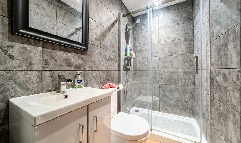 College Road, Epsom, KT17, photo 13