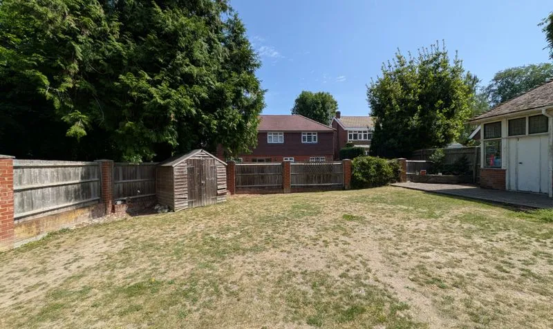 College Road, Epsom, KT17, photo 16