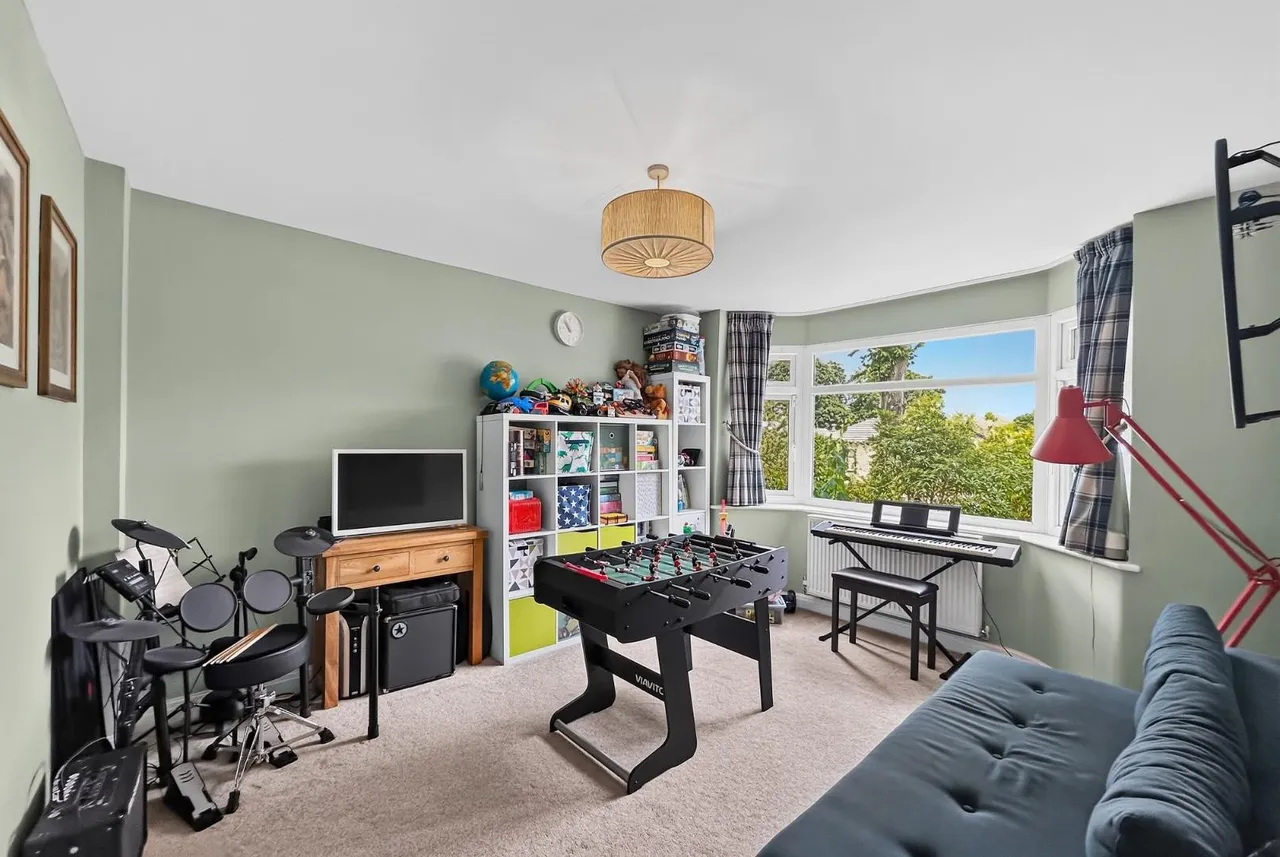 Woburn Drive, Hale, Cheshire WA15 8LZ, photo 6