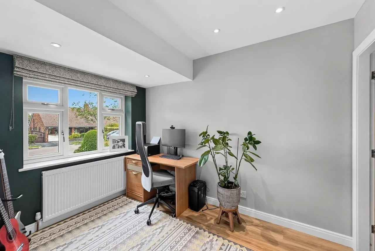 Woburn Drive, Hale, Cheshire WA15 8LZ, photo 7