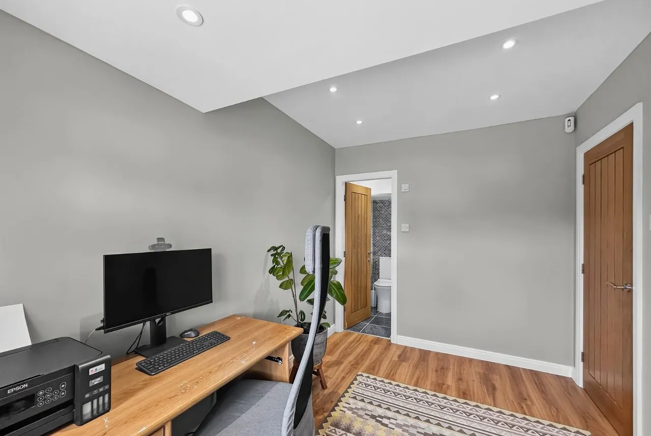 Woburn Drive, Hale, Cheshire WA15 8LZ, photo 8