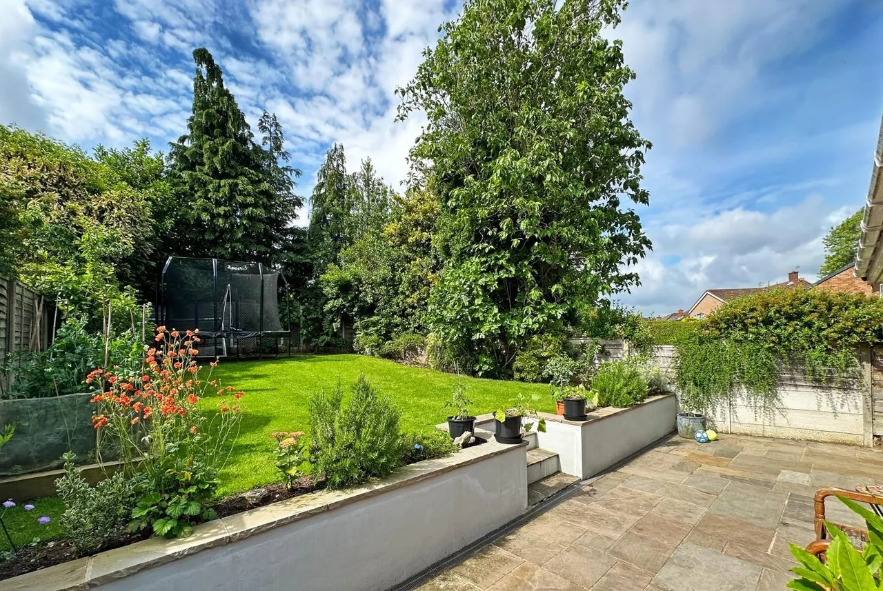 Woburn Drive, Hale, Cheshire WA15 8LZ, photo 33