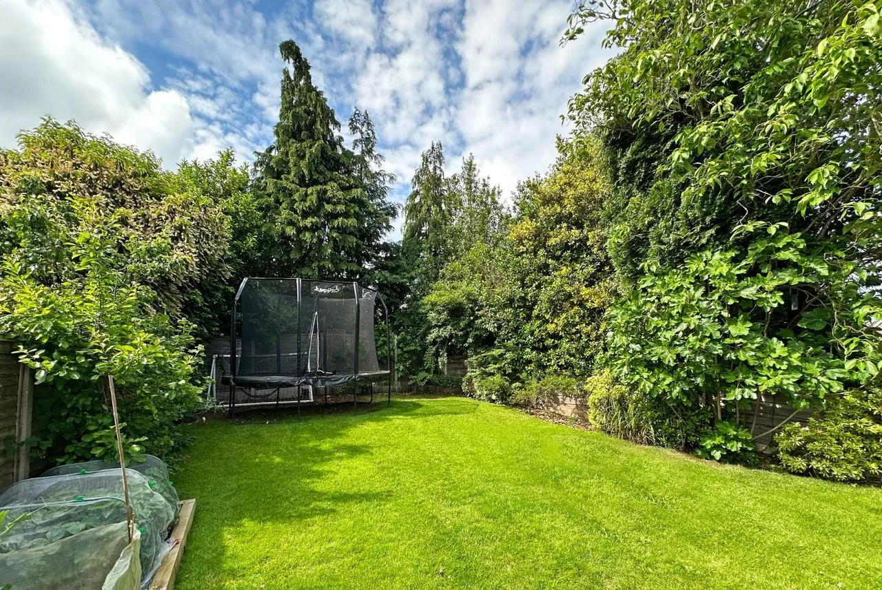 Woburn Drive, Hale, Cheshire WA15 8LZ, photo 34