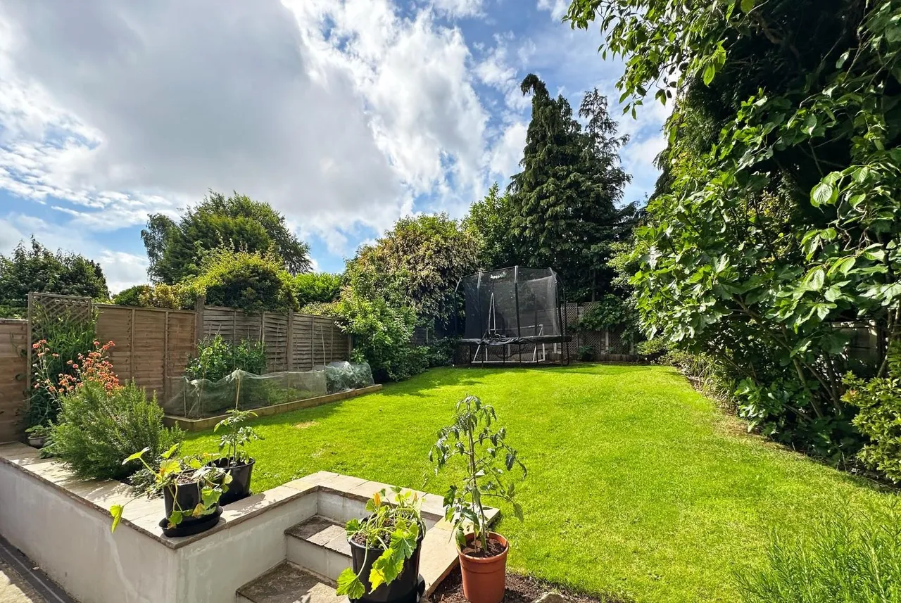Woburn Drive, Hale, Cheshire WA15 8LZ, photo 32