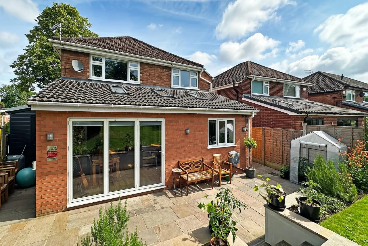Woburn Drive, Hale, Cheshire WA15 8LZ, photo 35