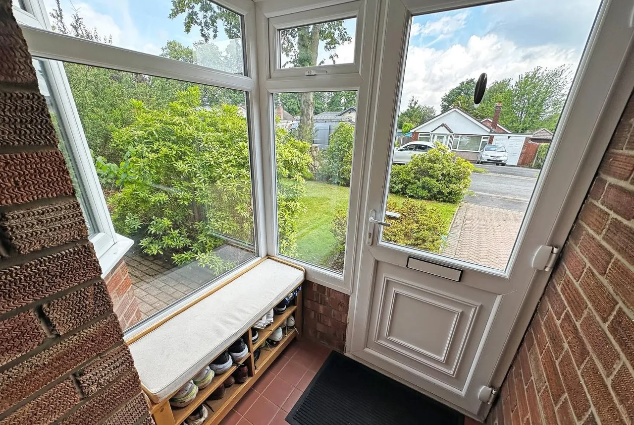 Woburn Drive, Hale, Cheshire WA15 8LZ, photo 28