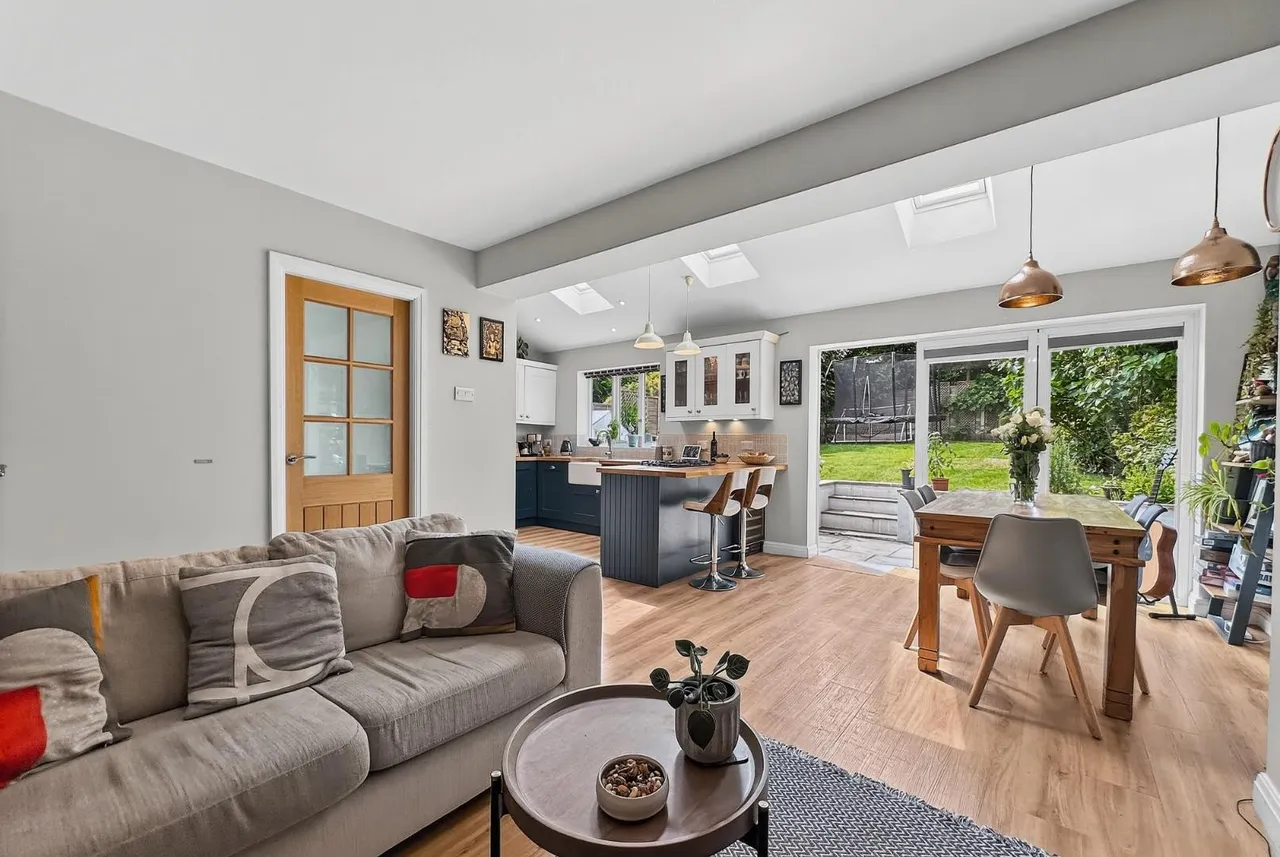 Woburn Drive, Hale, Cheshire WA15 8LZ, photo 2