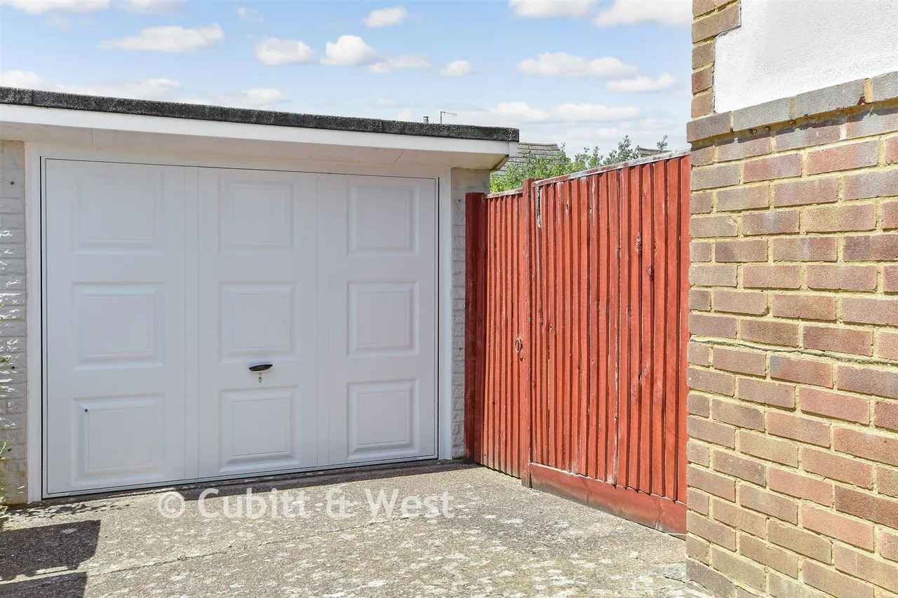 Graham Crescent, Portslade, BN41, photo 14