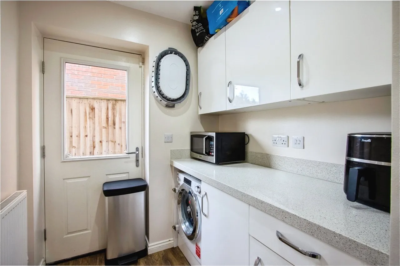 Rosewood Drive, Dewsbury, West Yorkshire, WF12, photo 9