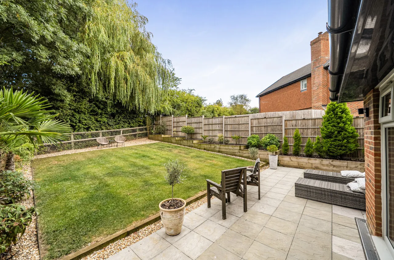 Chilloway Close, Crondall, Farnham, Hampshire, GU10 5SB, photo 17