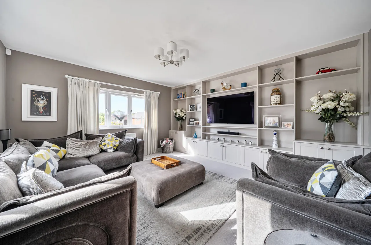 Chilloway Close, Crondall, Farnham, Hampshire, GU10 5SB, photo 4