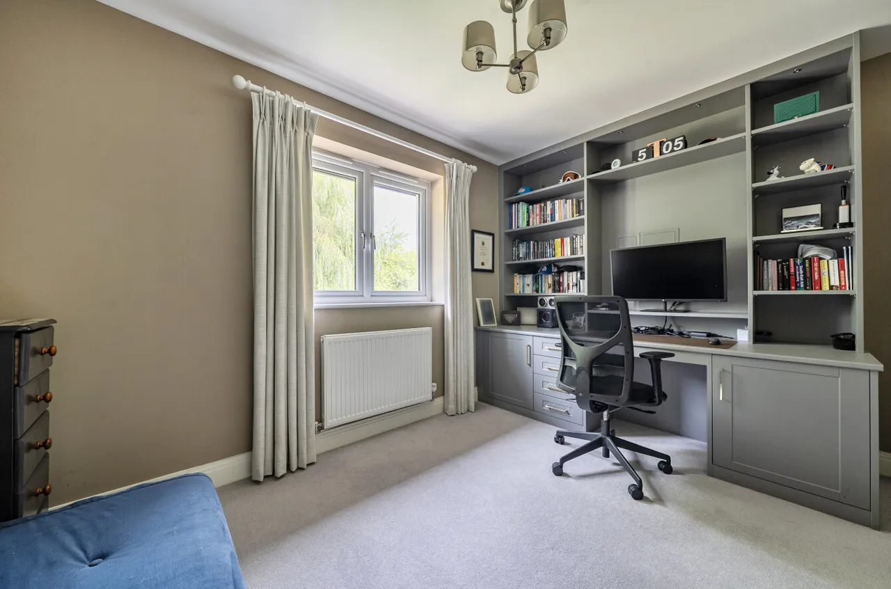 Chilloway Close, Crondall, Farnham, Hampshire, GU10 5SB, photo 11