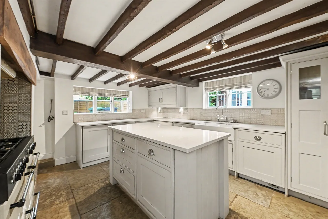 Station Road, Long Marston, Tring, photo 9