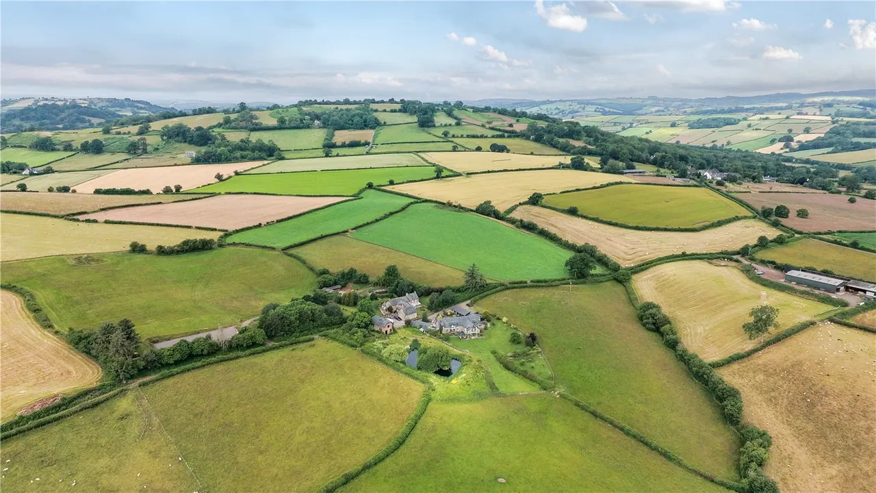 Llanfilo, Brecon, Powys, LD3 0RG, photo 52