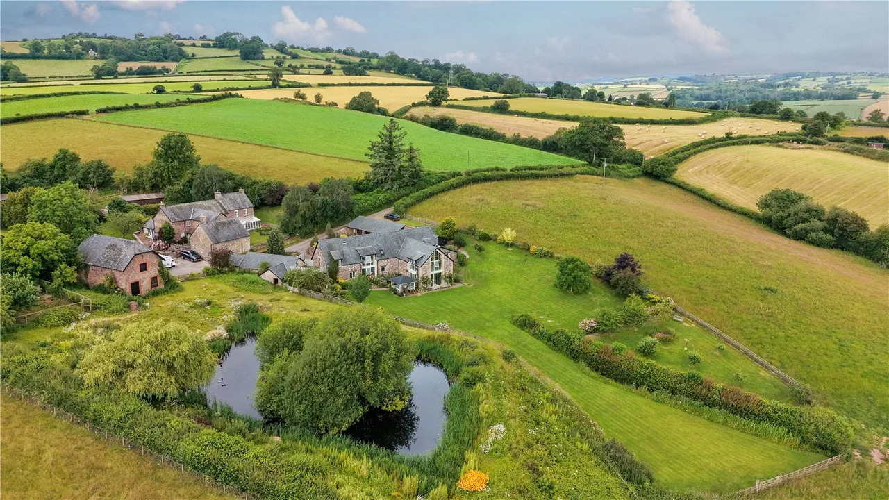 Llanfilo, Brecon, Powys, LD3 0RG, photo 2
