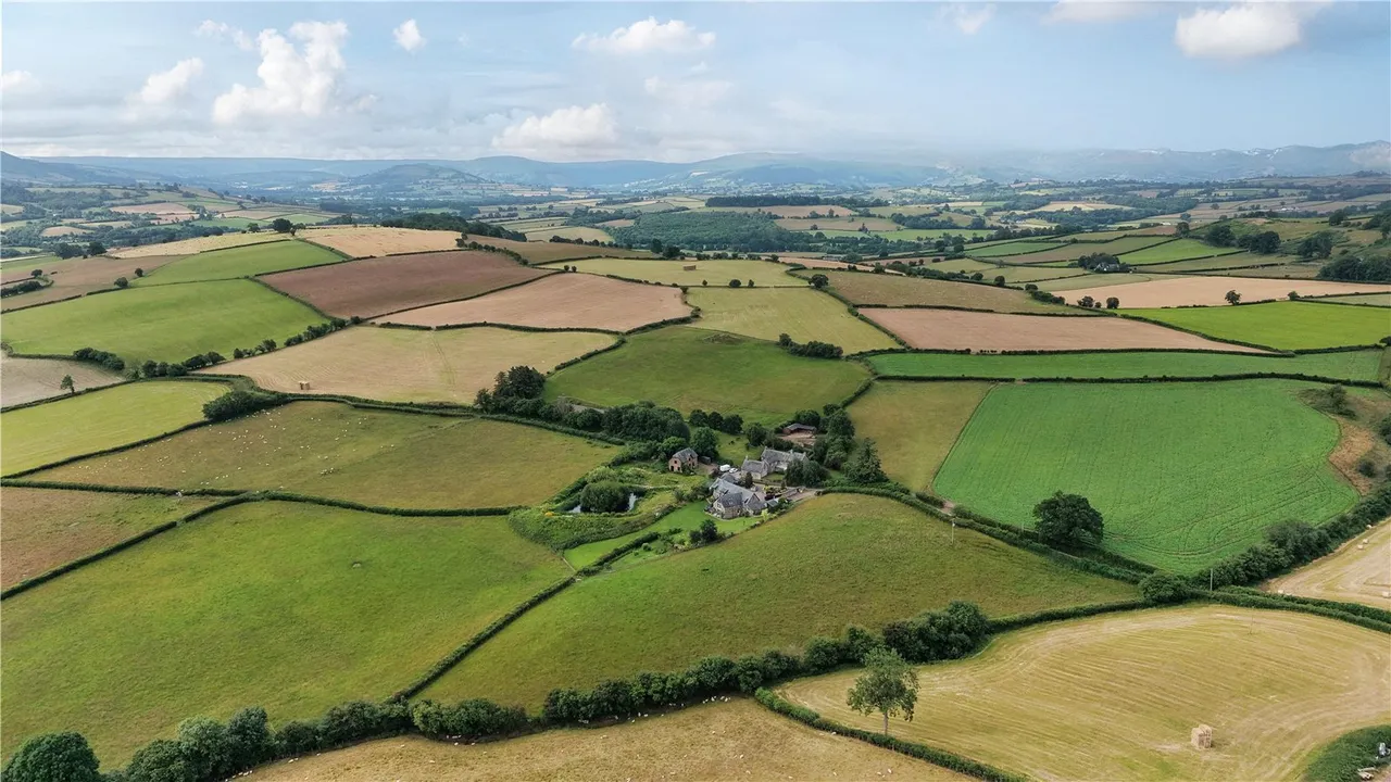 Llanfilo, Brecon, Powys, LD3 0RG, photo 49