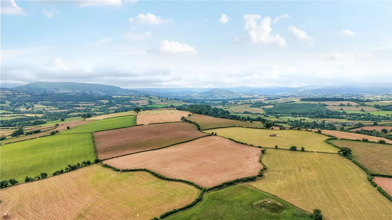 Llanfilo, Brecon, Powys, LD3 0RG, photo 44