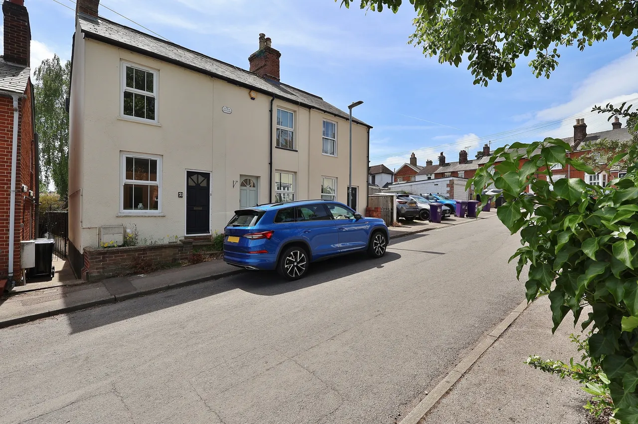 2 bed house for sale — Bedford Street, Hitchin