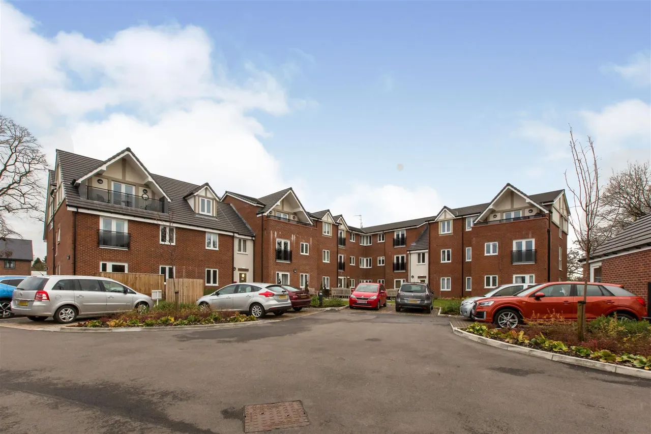 Cedar Avenue, Alsager, ST7, photo 11