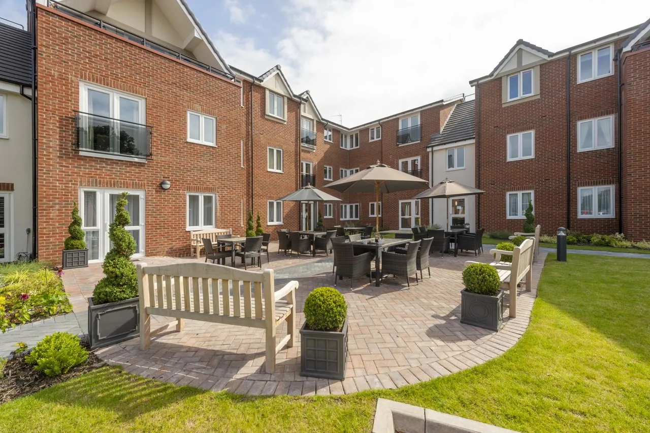 Cedar Avenue, Alsager, ST7, photo 14