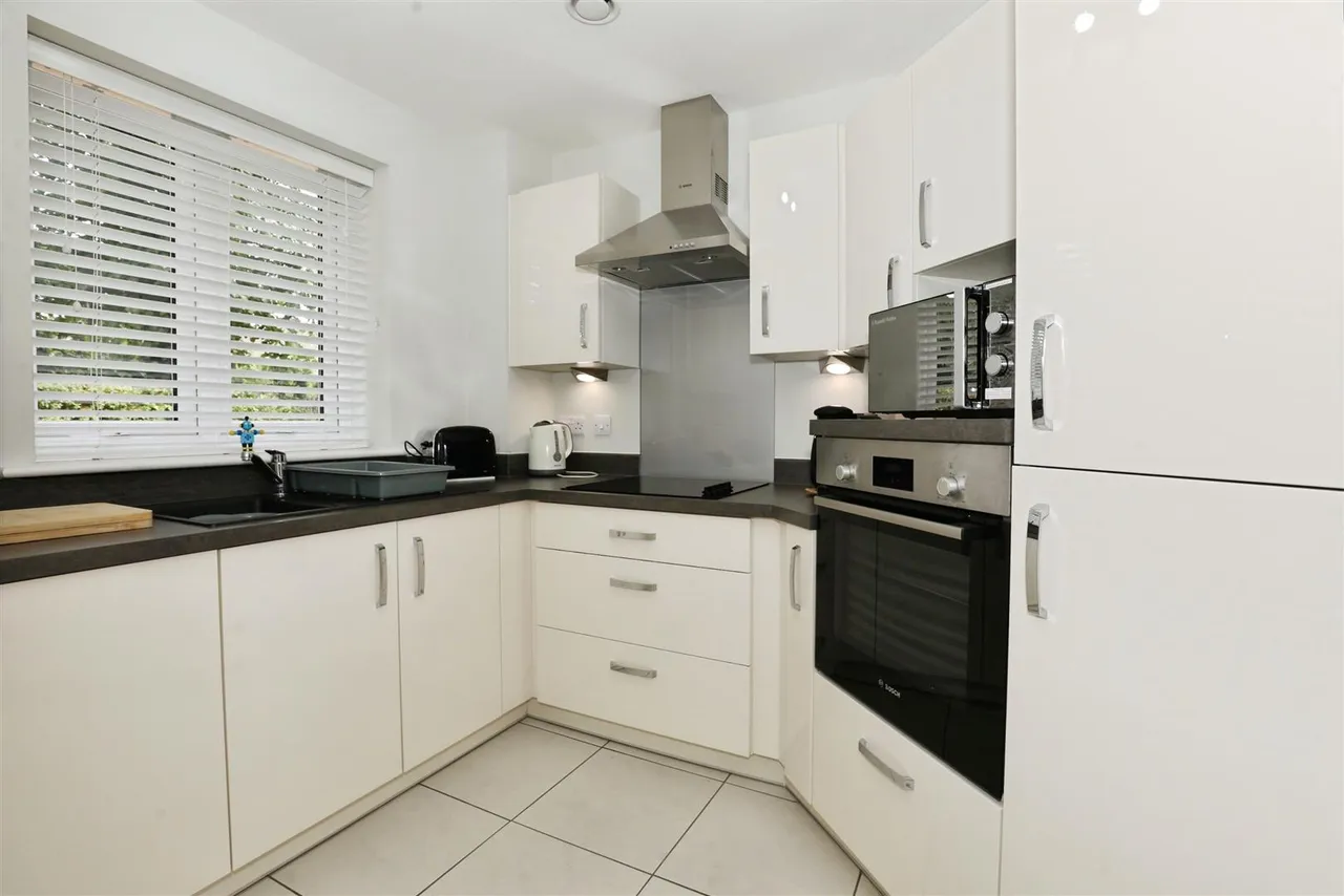 Cedar Avenue, Alsager, ST7, photo 5