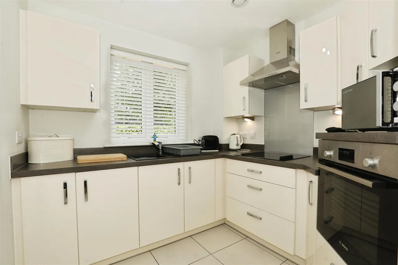 Cedar Avenue, Alsager, ST7, photo 21