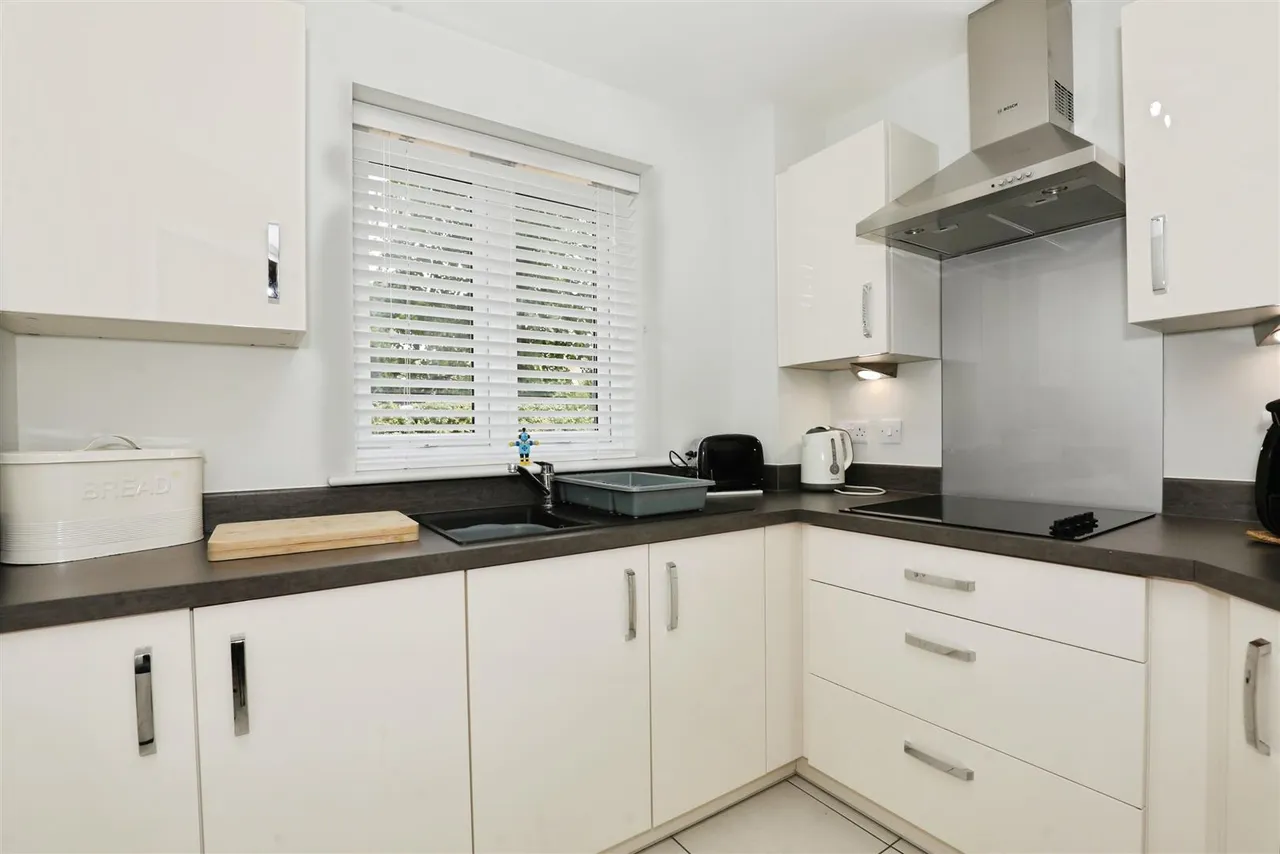 Cedar Avenue, Alsager, ST7, photo 22