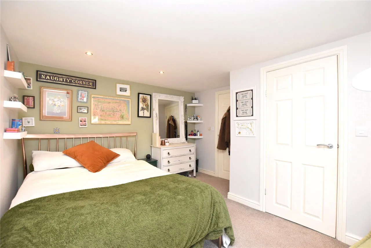Carlton Terrace, Yeadon, LS19, photo 18