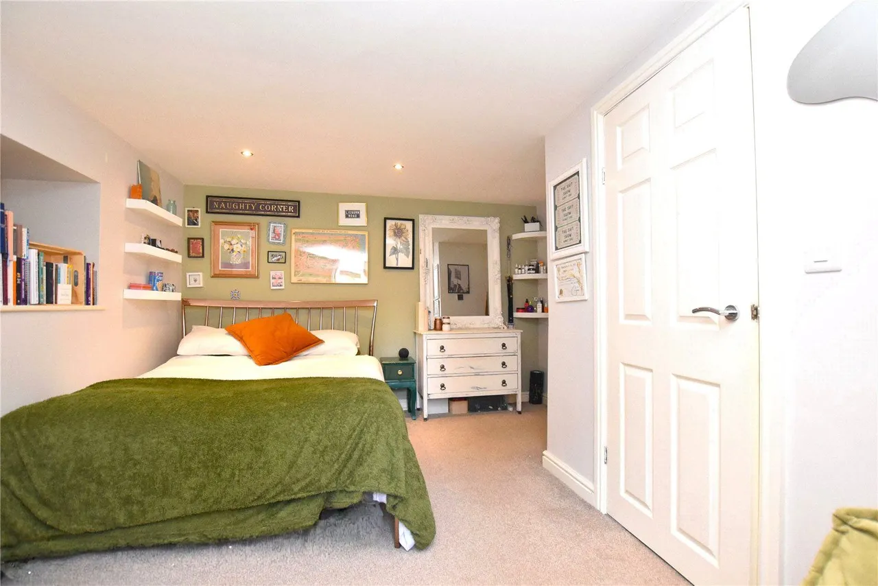 Carlton Terrace, Yeadon, LS19, photo 13