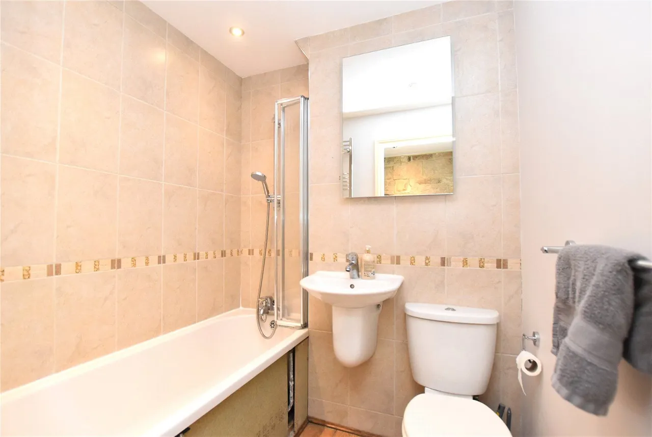 Carlton Terrace, Yeadon, LS19, photo 15