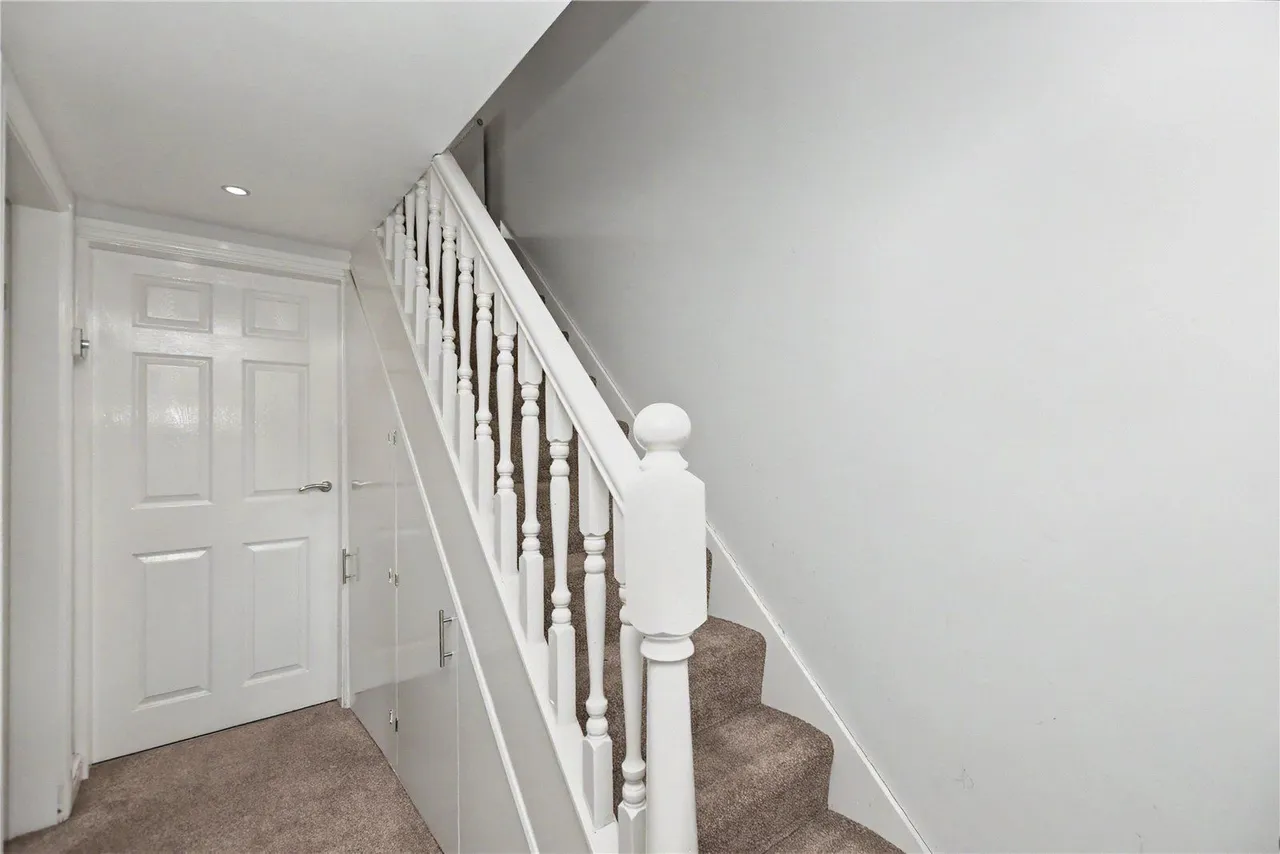 Carlton Terrace, Yeadon, LS19, photo 16