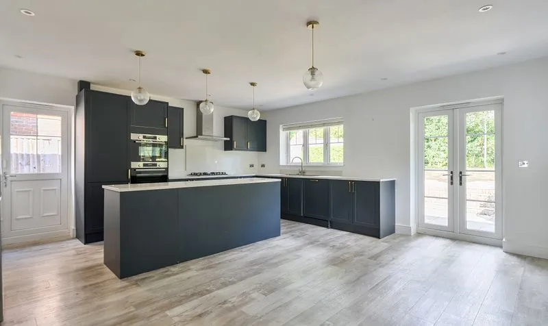 Warren Farm Close, Epsom, KT17, photo 8