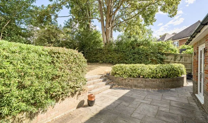 Warren Farm Close, Epsom, KT17, photo 20