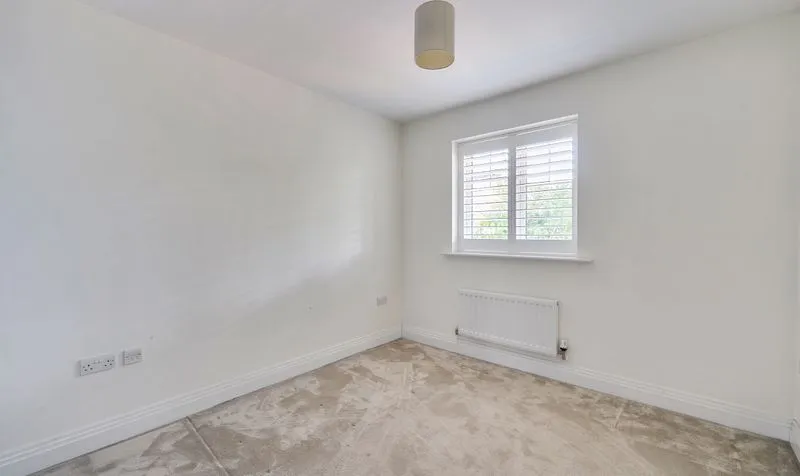Warren Farm Close, Epsom, KT17, photo 17